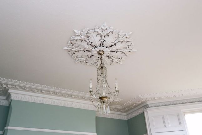 Ceiling Rose And Cornicing