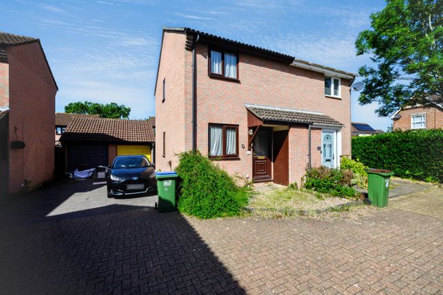 16, Goodwood Close, Fareham photo 2