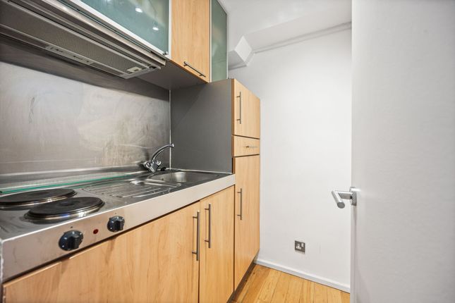 24-25 Kensington Gardens Square, Bayswater, W2 photo 4