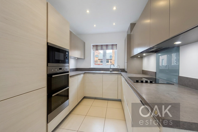 6 Mosaic Lane, Harlow photo 3