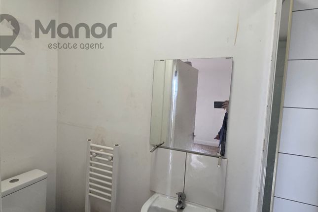 166 Brentwood Road, Romford photo 5