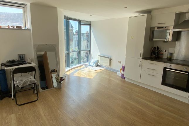 Flat for sale in Peter Lane, York