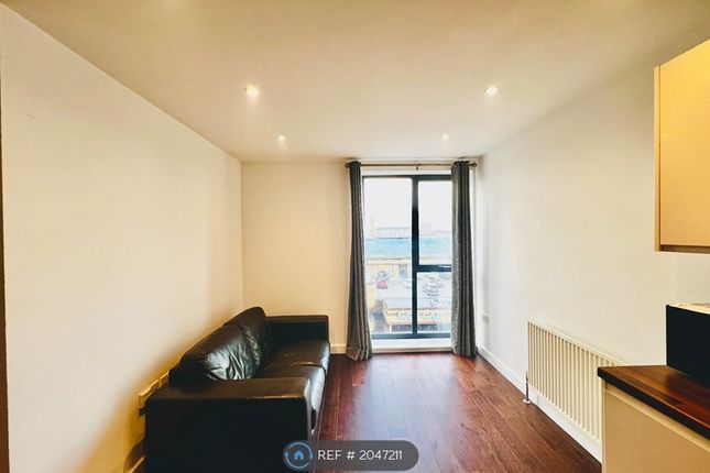 Flat, Brickdale House Swingate, Stevenage photo 2
