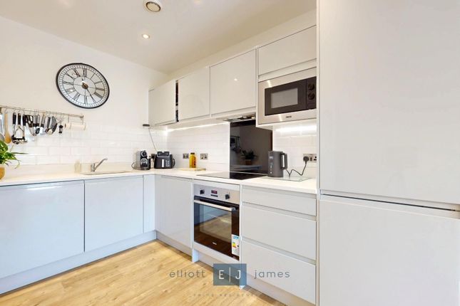 4, Academy Way, Loughton photo 2