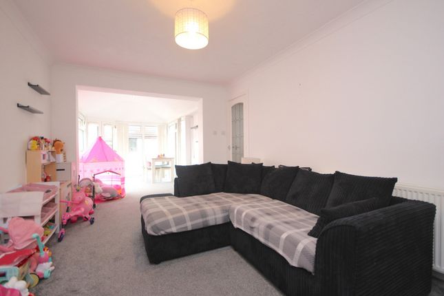 3, Greenhill Court, Bathgate photo 4