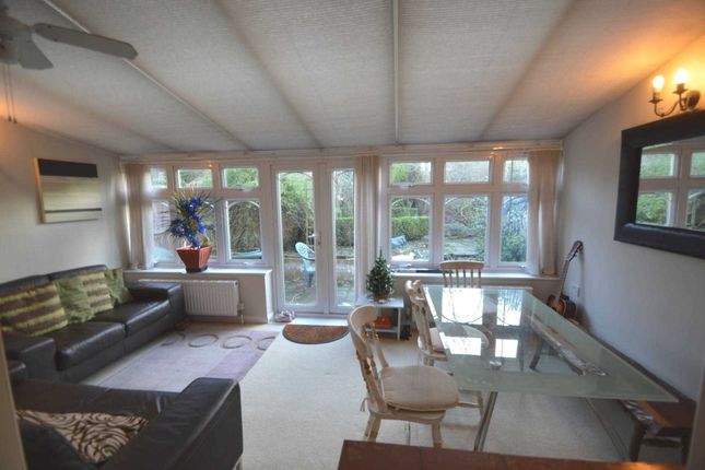 Bedroom 4, Little Green Lane, Chertsey photo 2