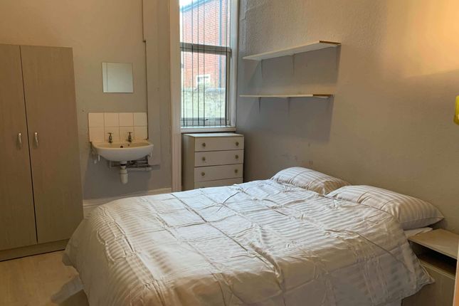 Thumbnail Room to rent in Myrtle Villas, Spring Bank, Hull