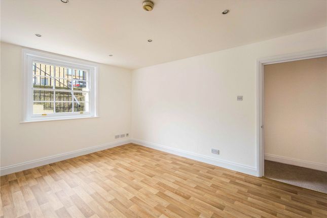 Flat for sale in Tredegar Square, Bow, London