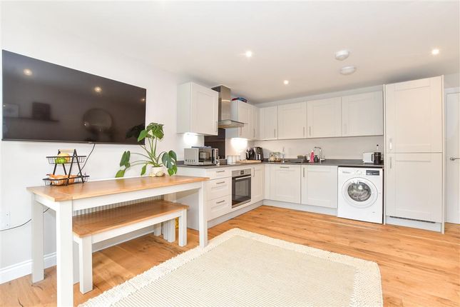 Lounge/Kitchen