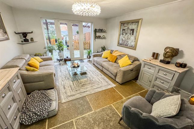 12, Siskin Close, Corby photo 2