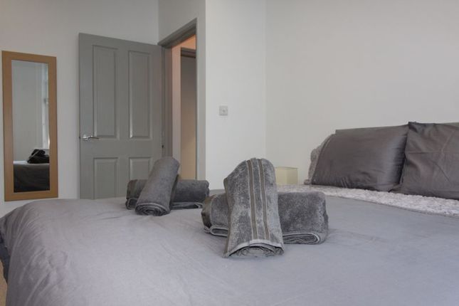 Flat to rent in High Street, Winchester