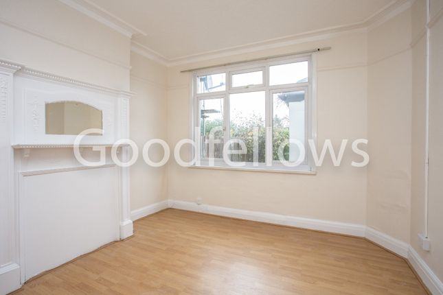26, Sandbourne Avenue, London photo 4