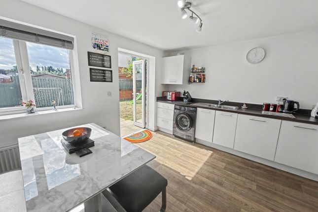 17, Water Lily Drive, Darlington photo 3