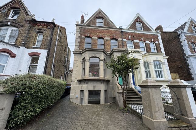 Thumbnail Flat to rent in North Avenue, Ramsgate