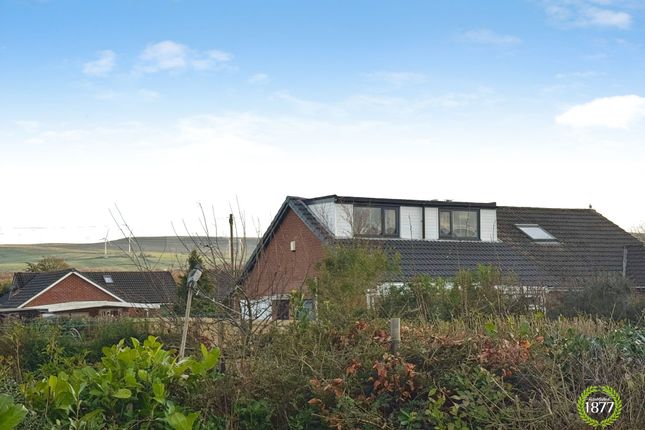14 Cowley Crescent, Burnley photo 2