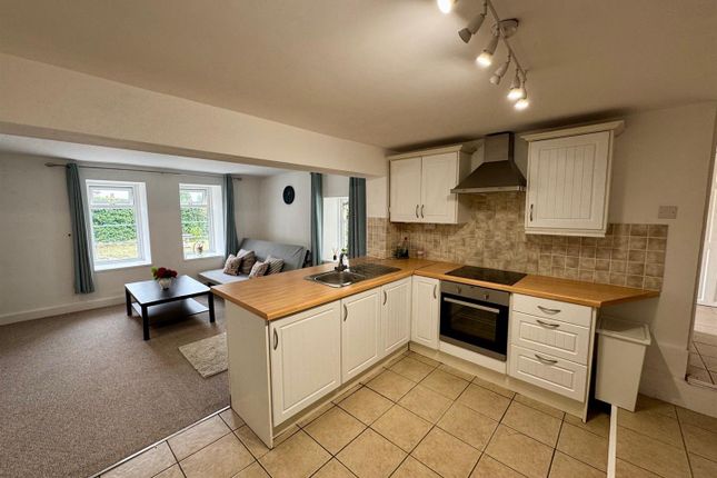 34 Kitchen 2.Jpg
