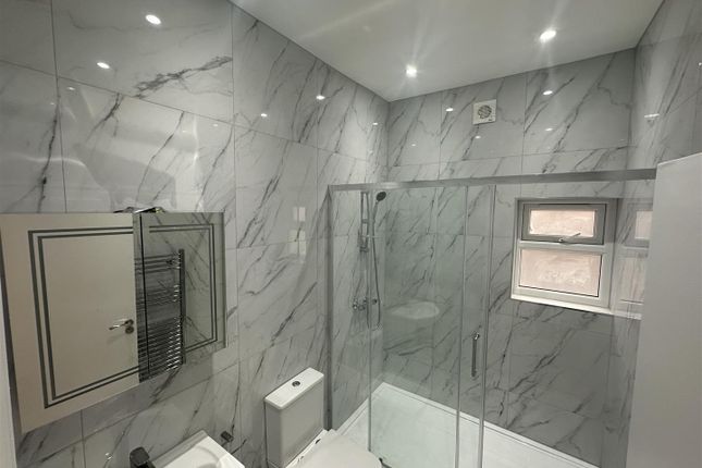 Flat, 76A, Queens Road, Hertfordshire photo 3
