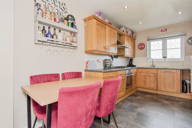 6, Stonecrop Drive, Castleford photo 3
