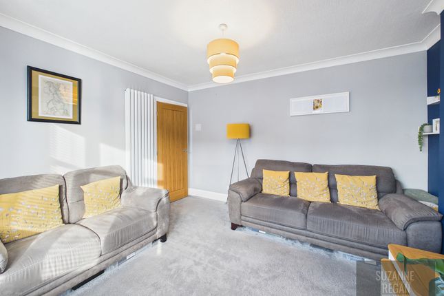 59 Wyver Crescent, Coventry photo 3