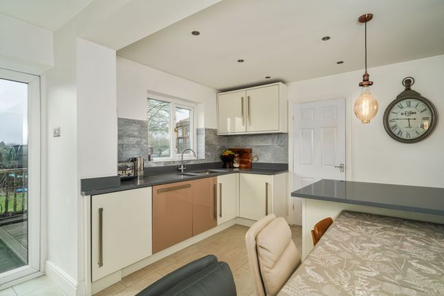 26 Paddock Drive, Drighlington photo 4