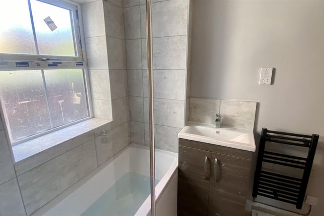 Flat 8 The Moorings, Wharf Yard, off Coventry Road, Hinckley photo 4