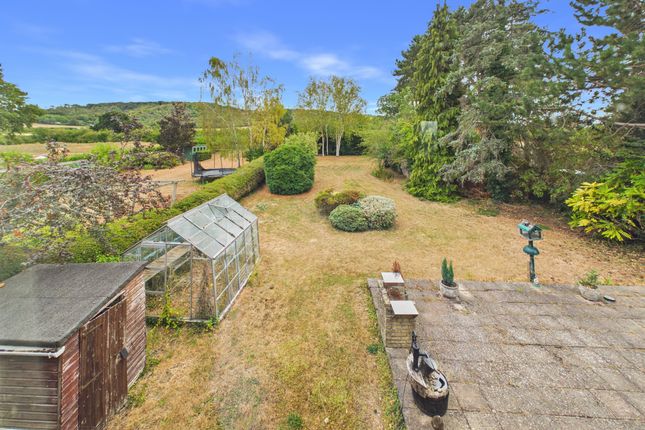 52 Lower Icknield Way, Chinnor photo 2