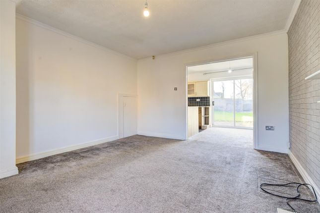 18, Marthall Drive, Sale photo 2