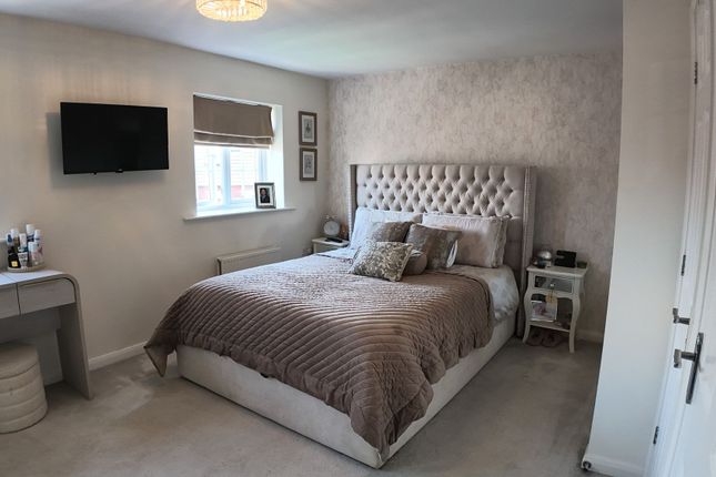 57 Empingham Drive, Leicester photo 4