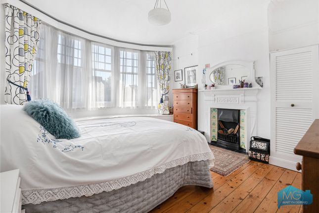 48, Fallow Court Avenue, London photo 4
