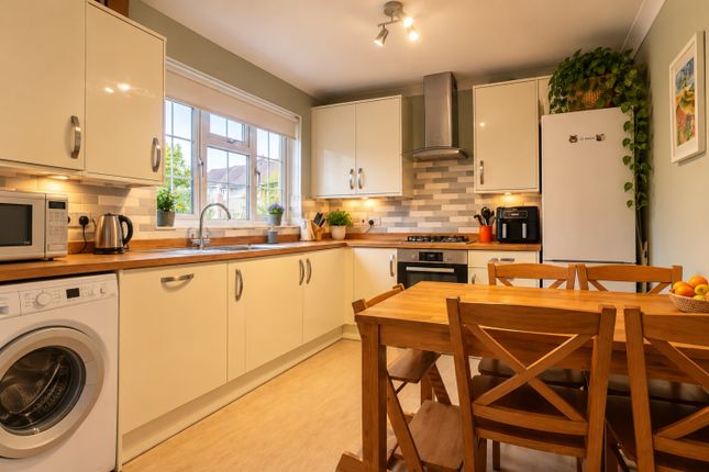 Pembury Close, Bromley photo 4