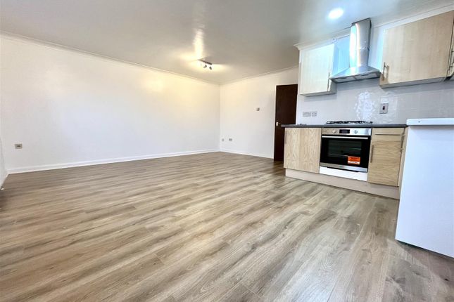Flat 11, Round House Court, Cheshunt photo 5