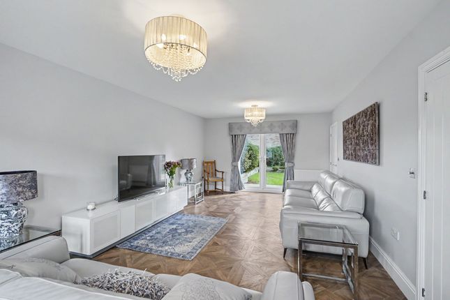 61 Glebe Drive, Newmarket photo 2