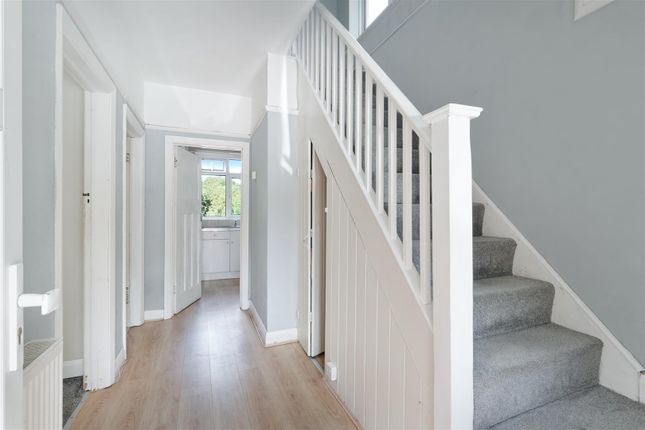 2, The Mount, Lower Kingswood photo 2