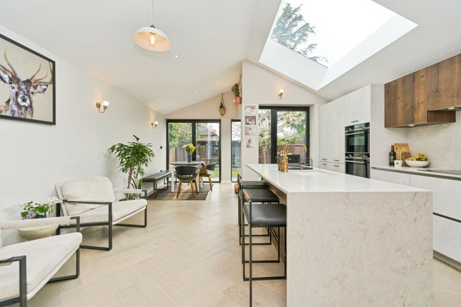 51, Cheyne Hill, Surbiton photo 3