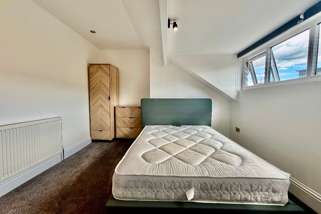 Room 4, 11a Mowbray Street, Sheffield photo 2