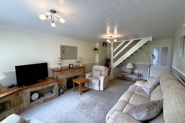 19, Stanley Close, Staplehurst photo 2