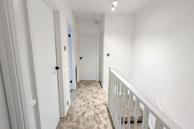 44, Glengall Road, Edgware photo 2