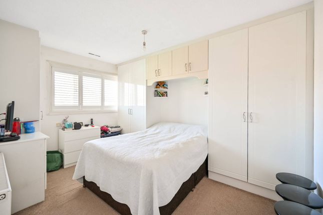 Semi-detached house for sale in Thatchers Way, Isleworth