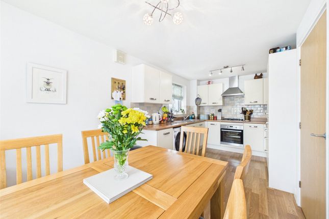 4, Broom Park, Devon photo 3