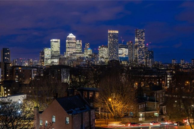 Flat for sale in Caroline Street, London