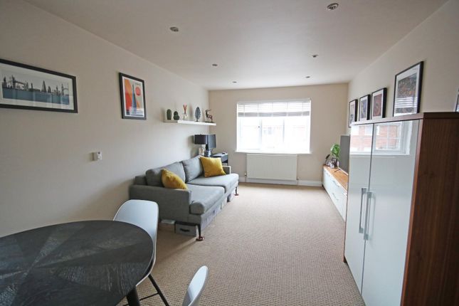 Flat 7, Hooper House, Ashford Crescent, Ashford photo 3