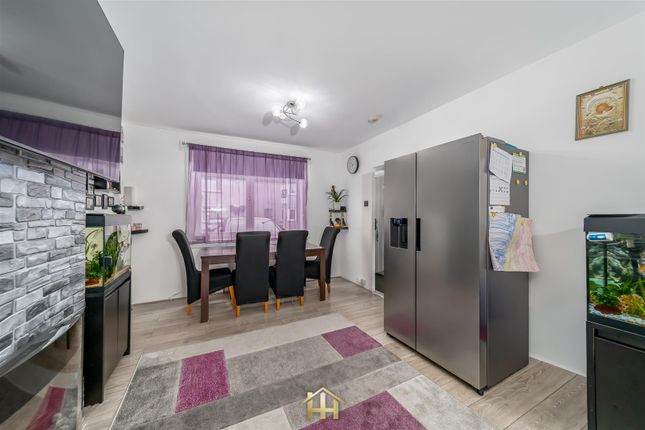 3, Craigmount Place, Dundee photo 4