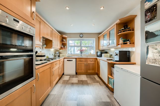 9, Spiers Court St. Laurence Way, Bidford-on-Avon, Alcester photo 5