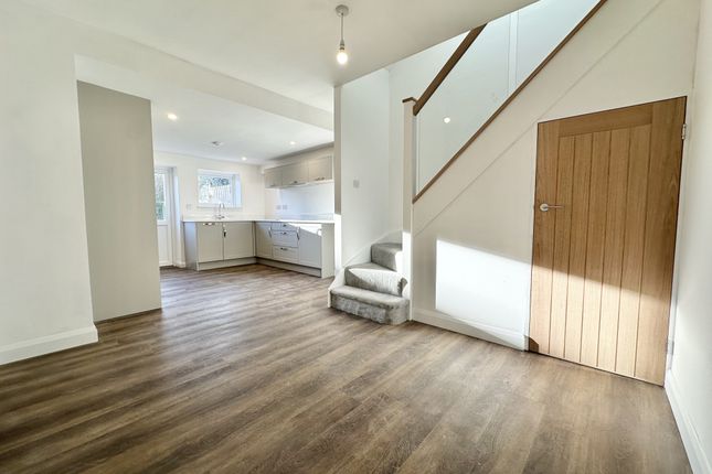 33, Meadow Croft Avenue, Hambleton photo 4