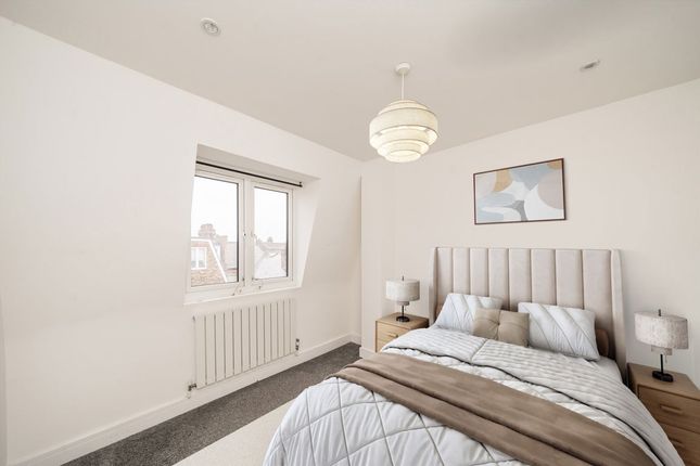 Flat 3, 29, Dafforne Road, London photo 4