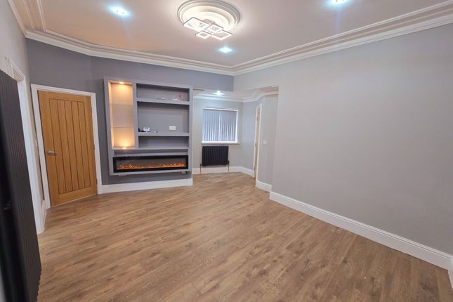 182 Hollingwood Lane, Bradford photo 3
