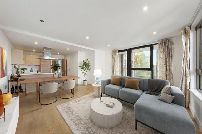 2-bed flat on 46 Chamberlain Court, Silwood Street, London, £425,000