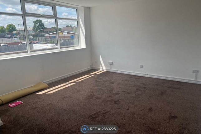 A Warstones Drive, Wolverhampton photo 4