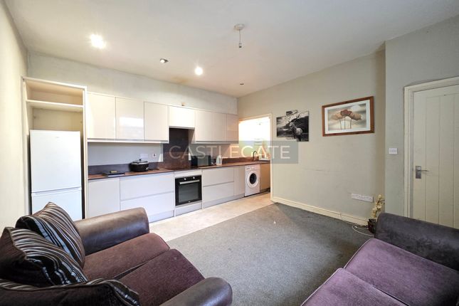 12 North Street, Huddersfield photo 2