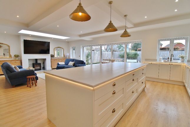 36, Seamead, Fareham photo 2